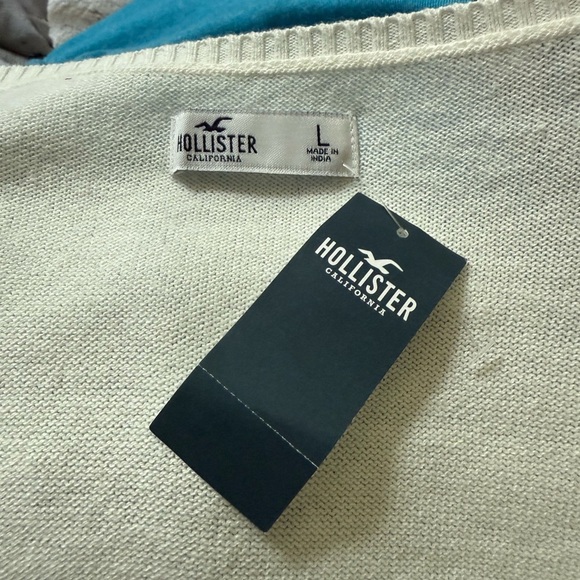 Hollister Cream Crewneck Sweater - Picture 1 of 6